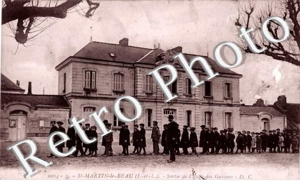 Sortie de l'ecole de Garcons