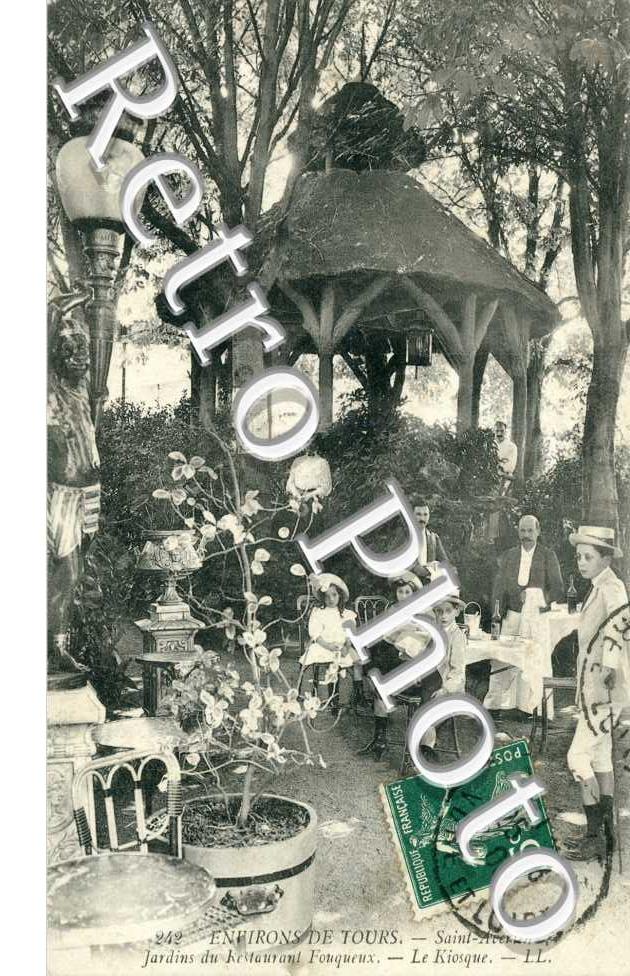 jardins du restaurant Fouqueux - le kiosque