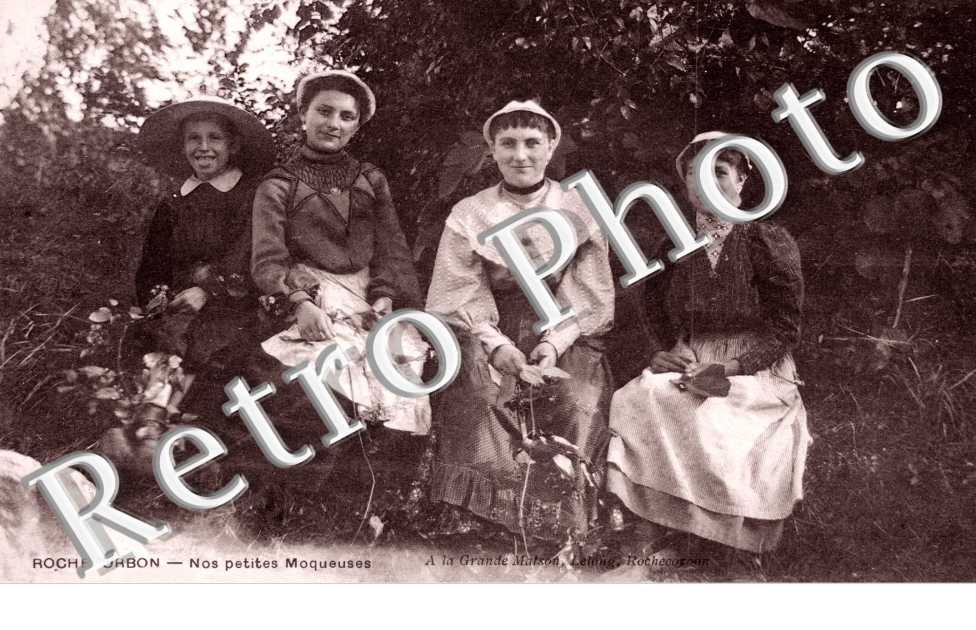Nos Petites Moqueuses