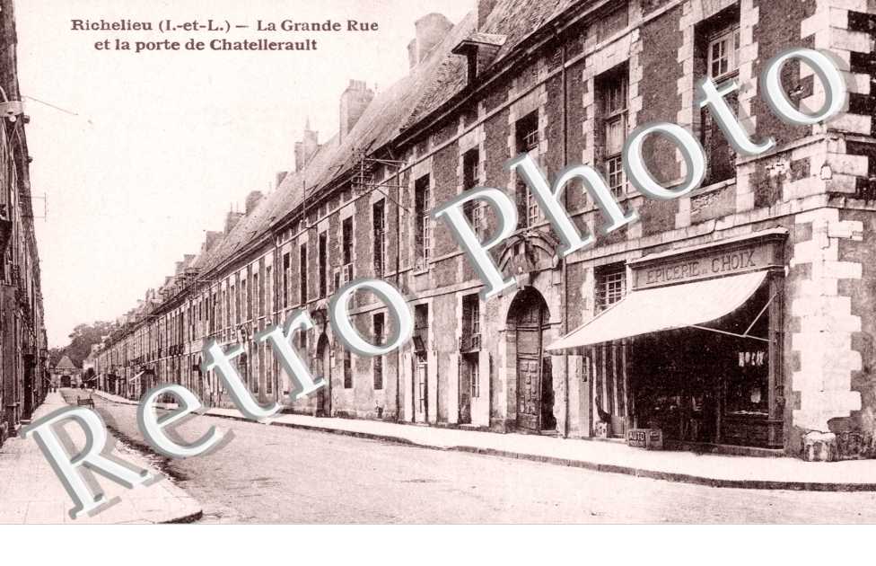 La Grande Rue et la Porte de Chatellerault