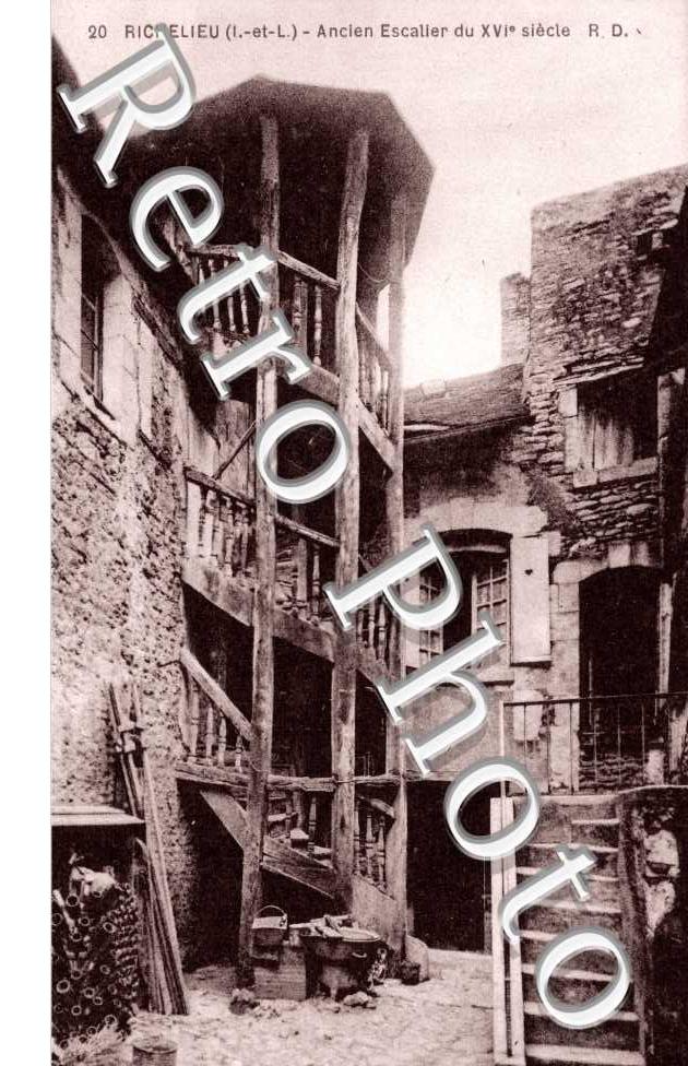 Ancien Escalier du XVI°siecle