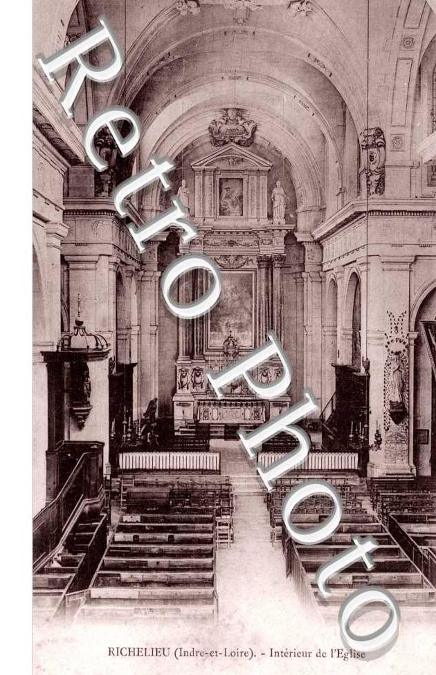 Interieur de l'eglise
