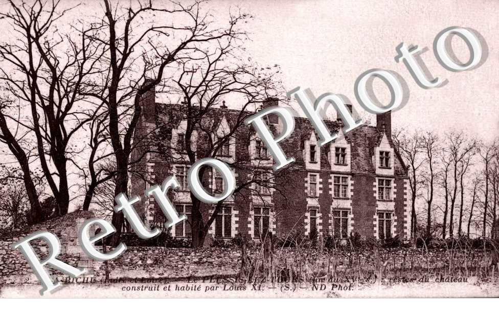 Plessy-les-Tours -  restes du chateau habite par Louis XI