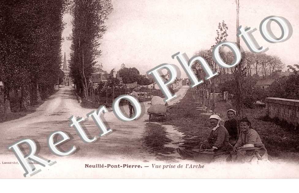 Vue prise de l'Arche