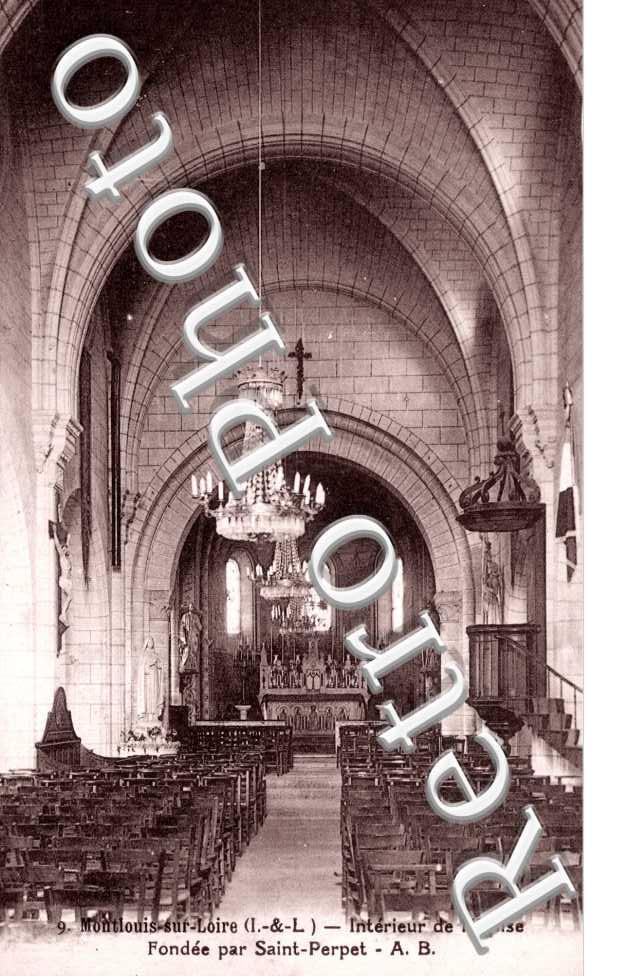 Interieur de l'eglise