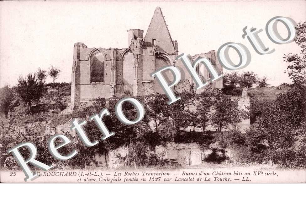 Les Roches Tranchelieres- Ruine d'un Chateau