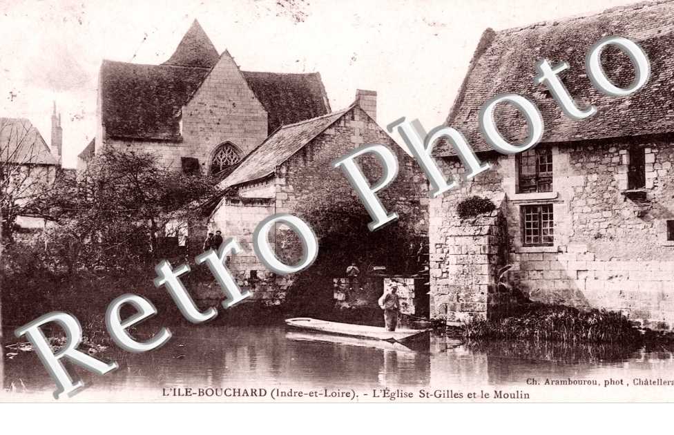L'Eglise St Gilles et le Moulin