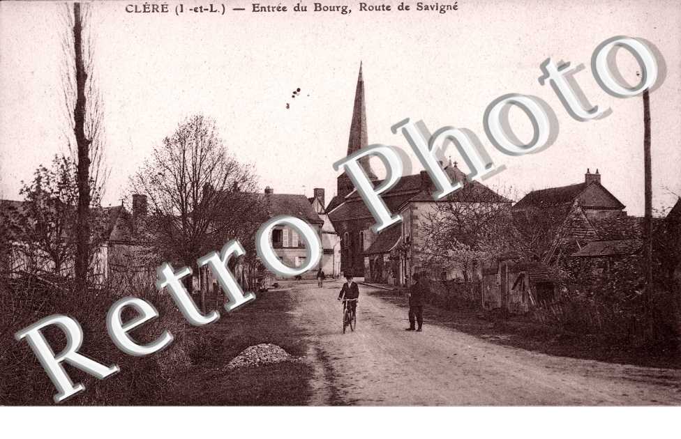 Entree du bourg - route de Savigne