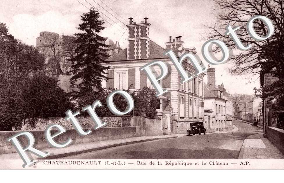 Rue de la Republique et le Chateau