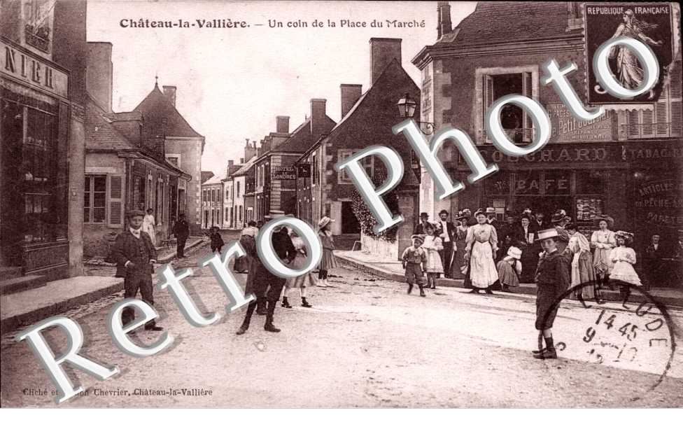 Un coin de la Place du Marche