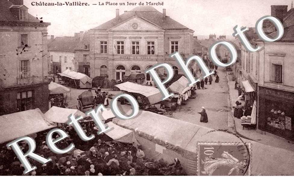 la place un jour de marche