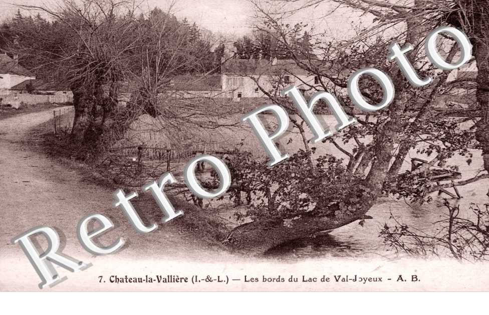 Les bords du Lac de Val Joyeux