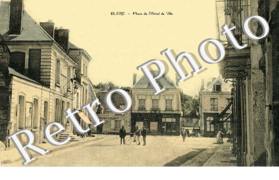 place de l'hotel de ville (toilee couleur)