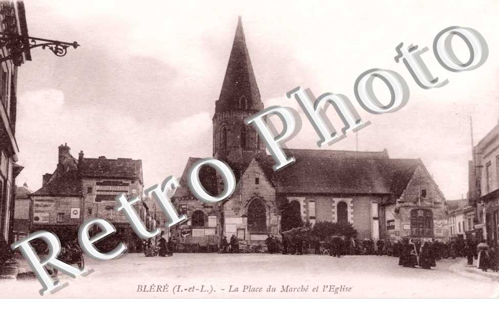 La place du marche et l'eglise