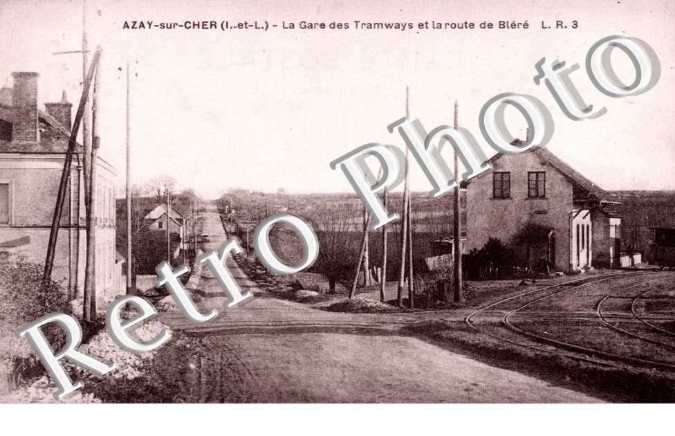 La gare des tramways et la route de Blere
