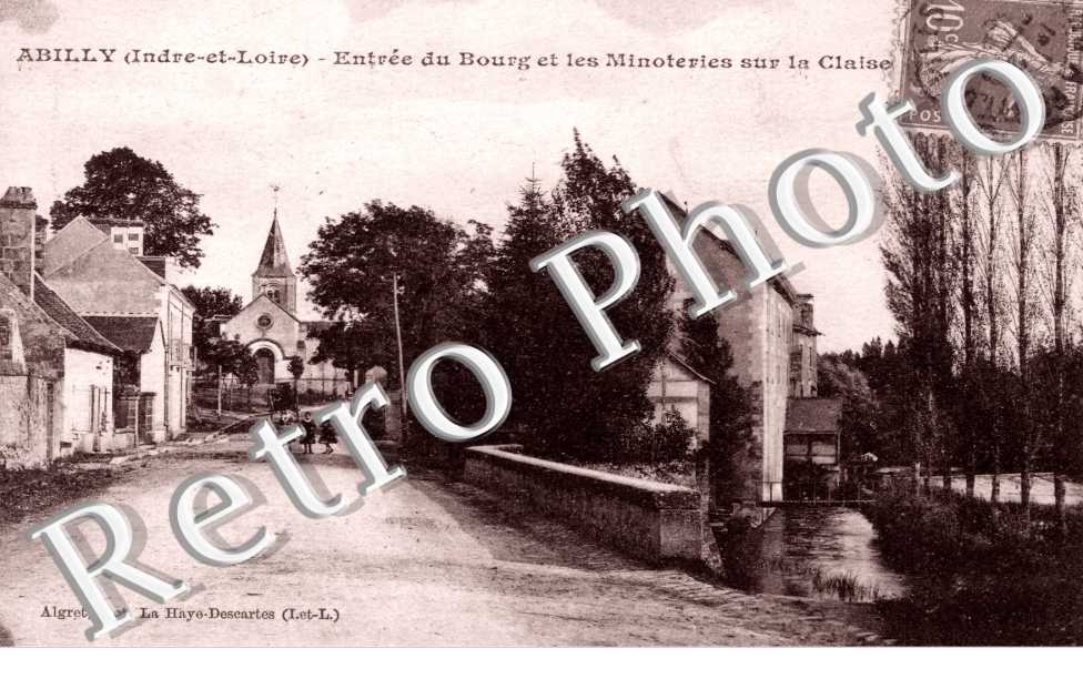 Entree du bourg et les minoteries
