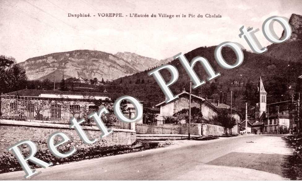 Entree du Village et Pic de Chalais