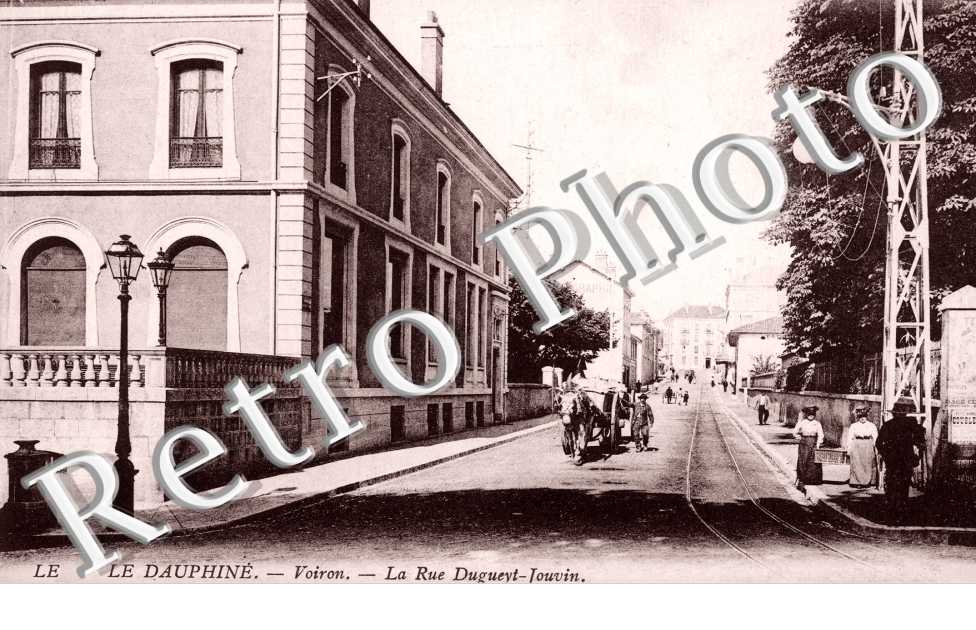 la Rue Dugueyt-Jouvin, Le Dauphine