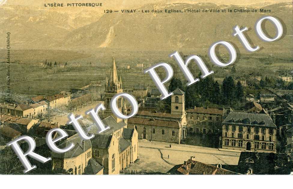 Les deux Eglises, l'Hotel de Ville et Champ de Mars