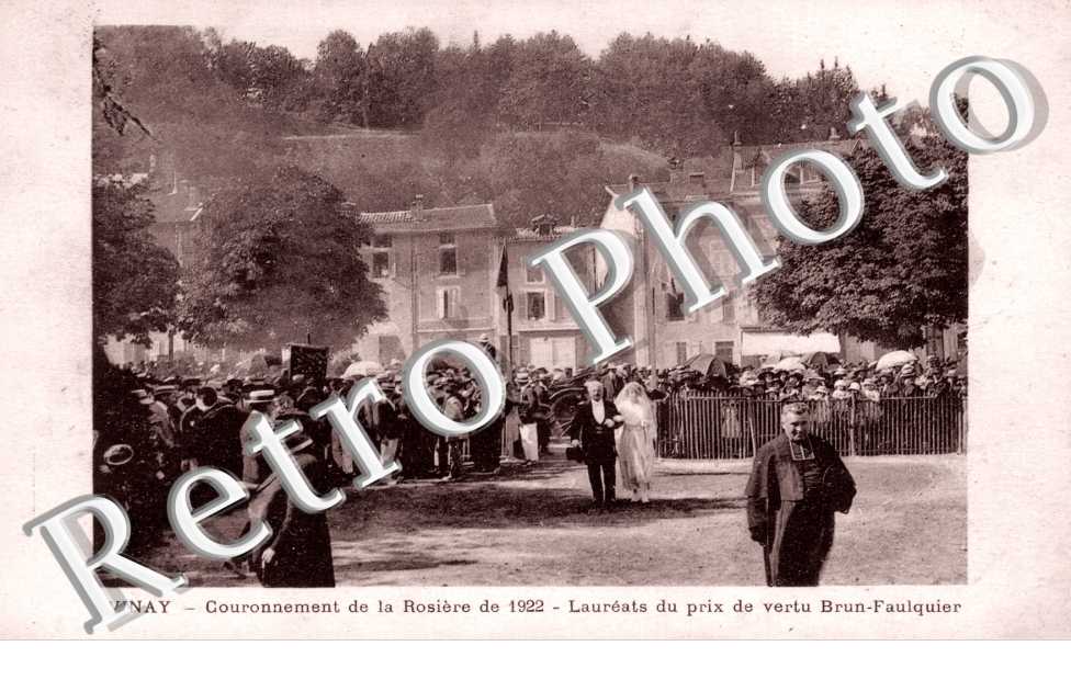 couronnement de la Rosiere de 1922 - laureats du prix de vertu Brun-Faulquier