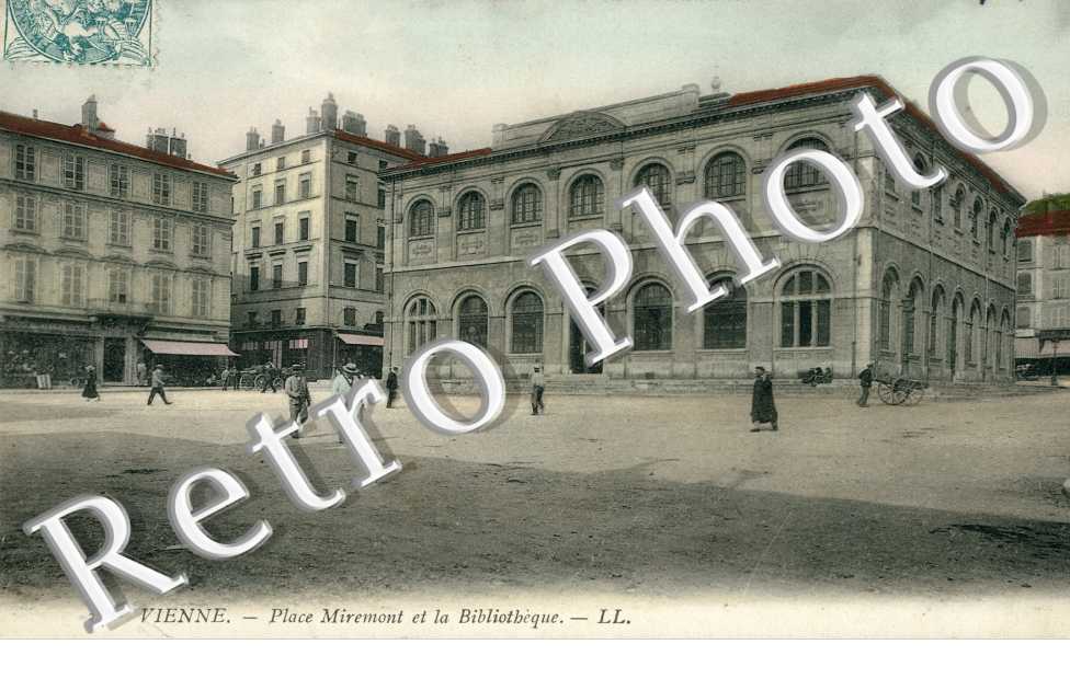 Place de Miremont et la Bibliotheque