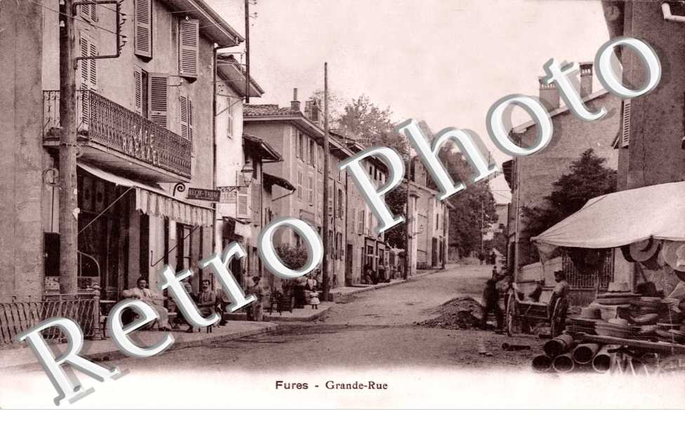 Fures, la grande rue
