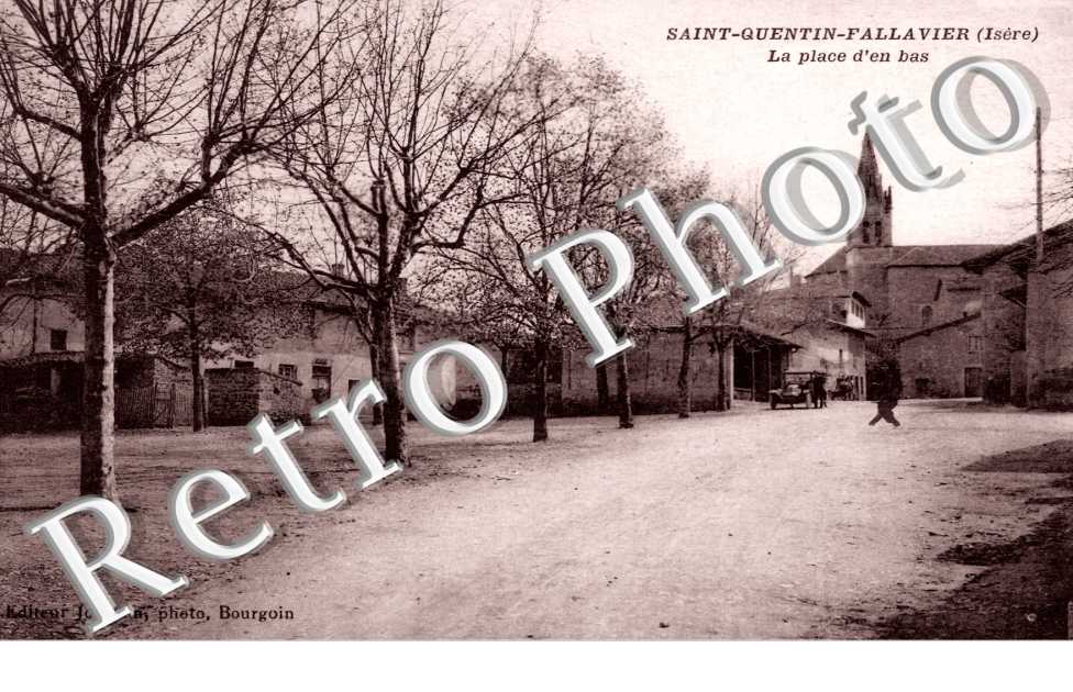 la place d'en bas