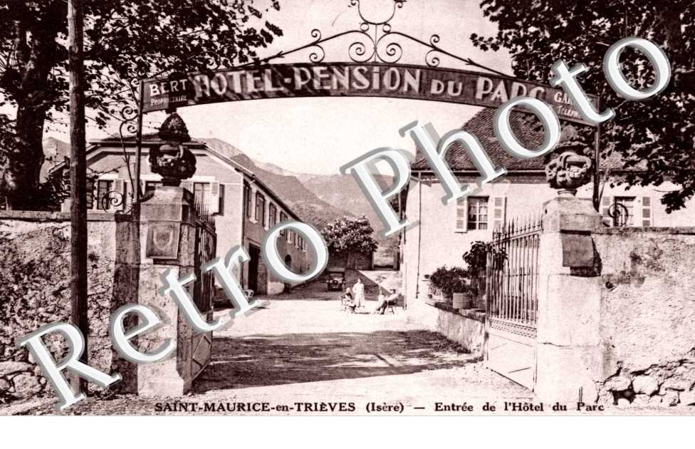 entree de l'hotel du parc