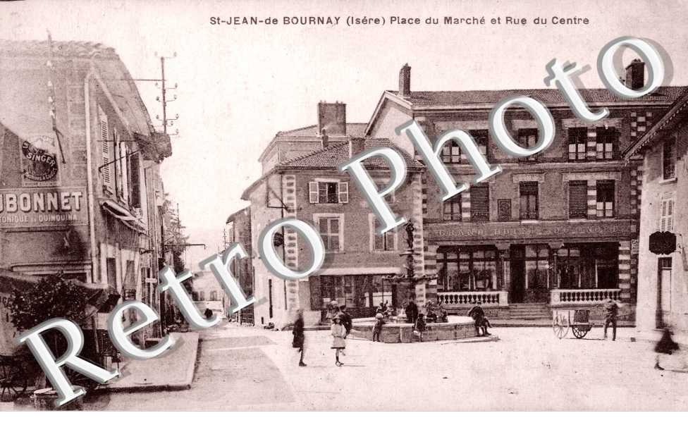 Place du Marche et Rue du Centre