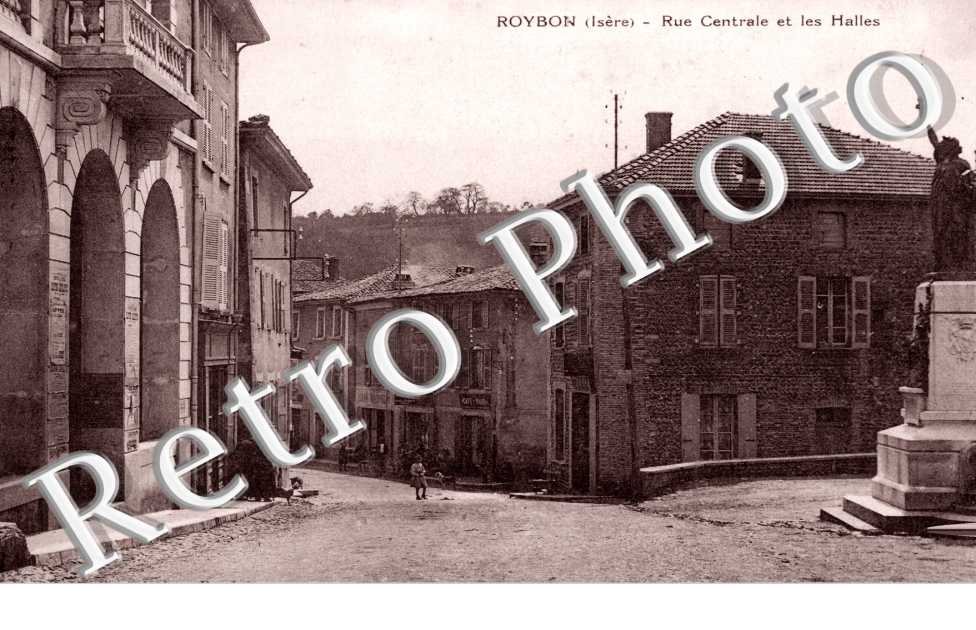 rue centrale et les halles