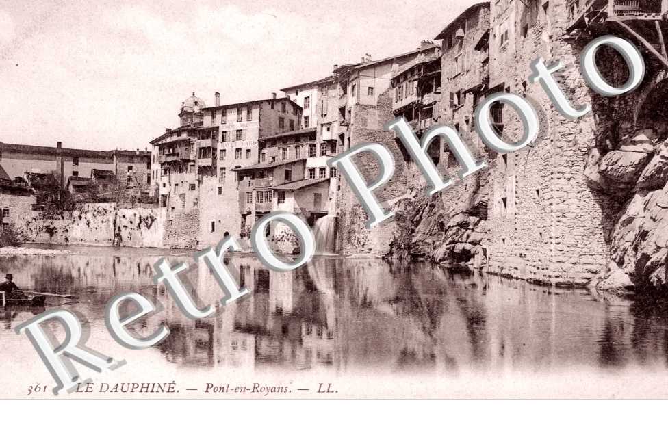 vieilles maisons suspendues