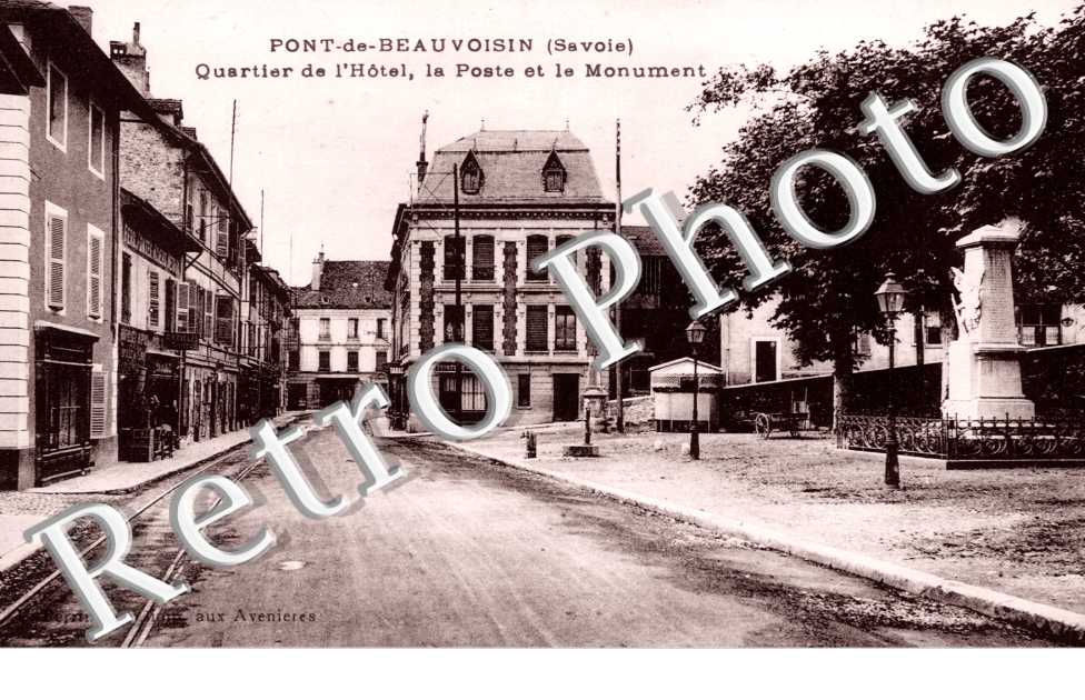 Quartier de l'Hotel, la Poste et le Monument