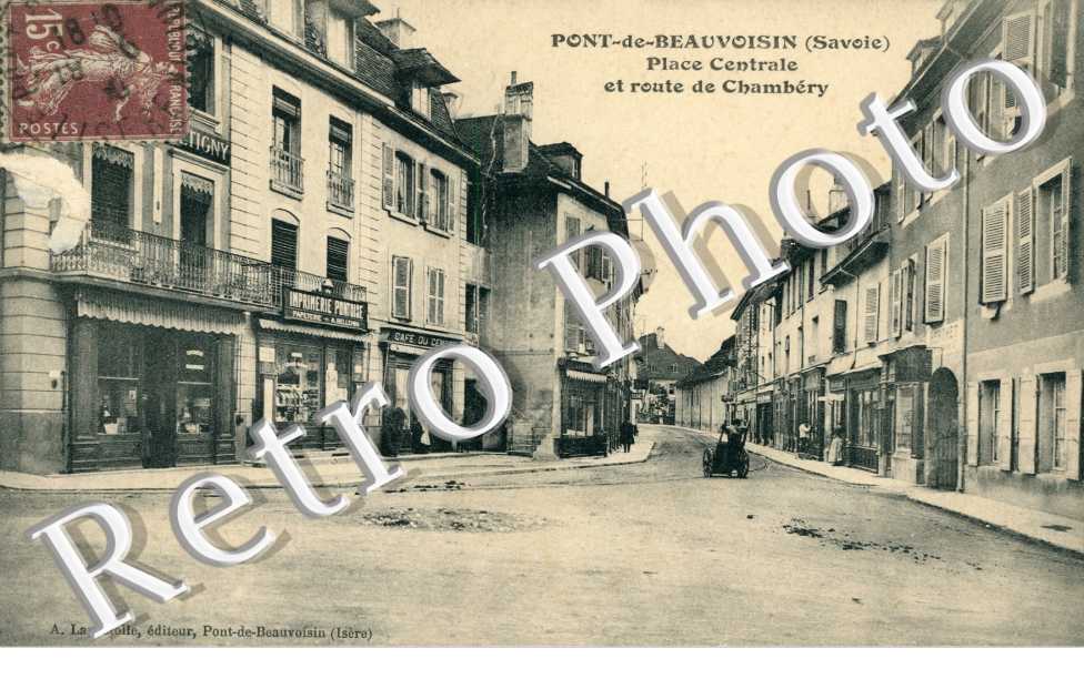 Place Centrale et Route de Chambery