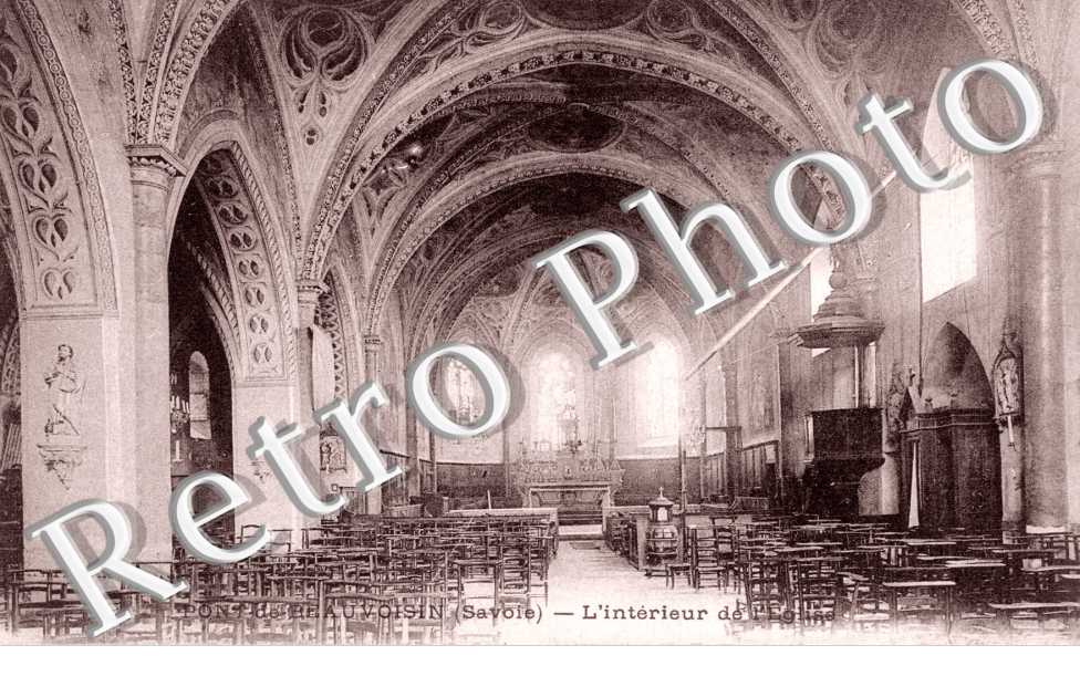 Interieur de l'eglise
