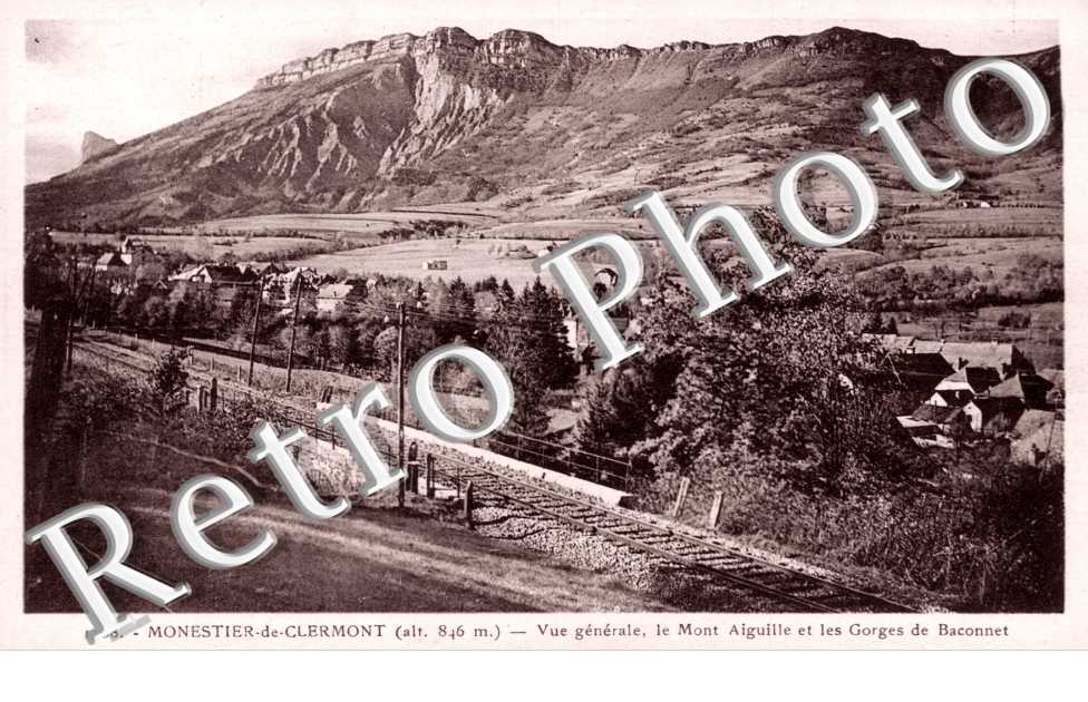 Vue generale, le Mont Aiguille et les Gorges de Baconnet