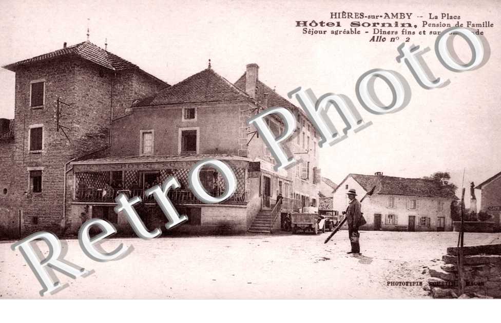 la place, hotel Sornin, pension de famille