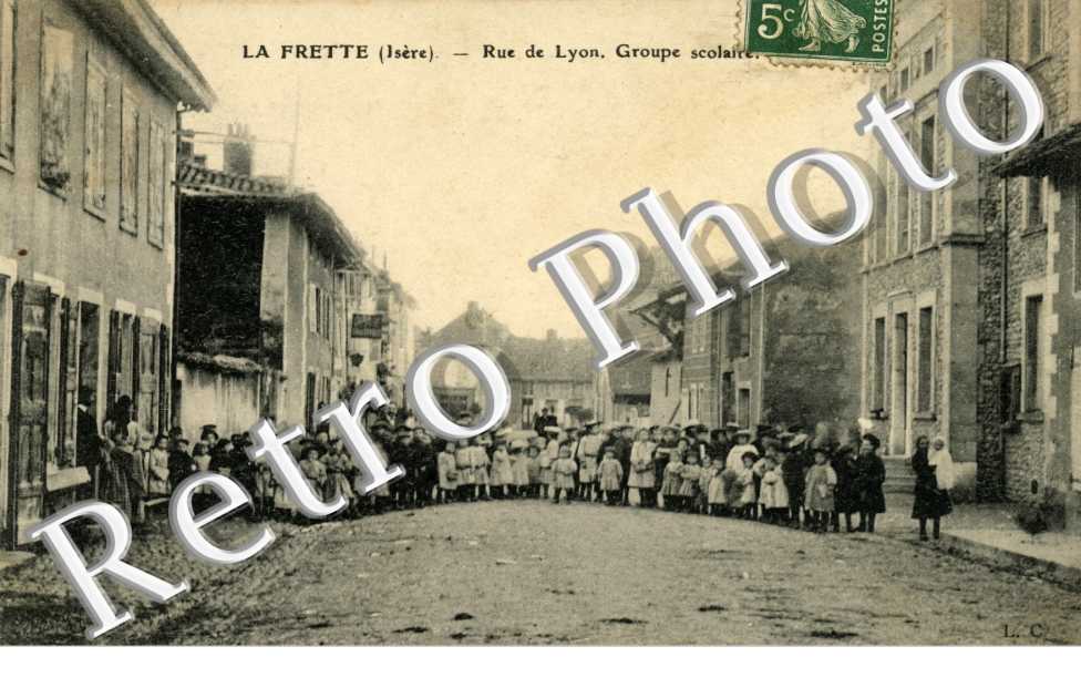 Rue de Lyon, Groupe Scolaire