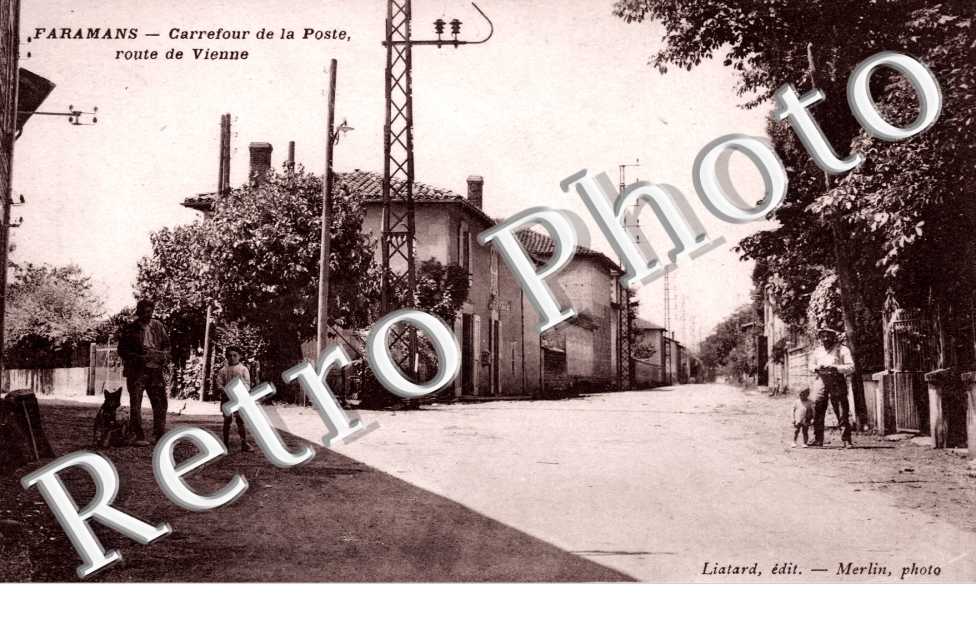 carrefour de la poste, route de Vienne