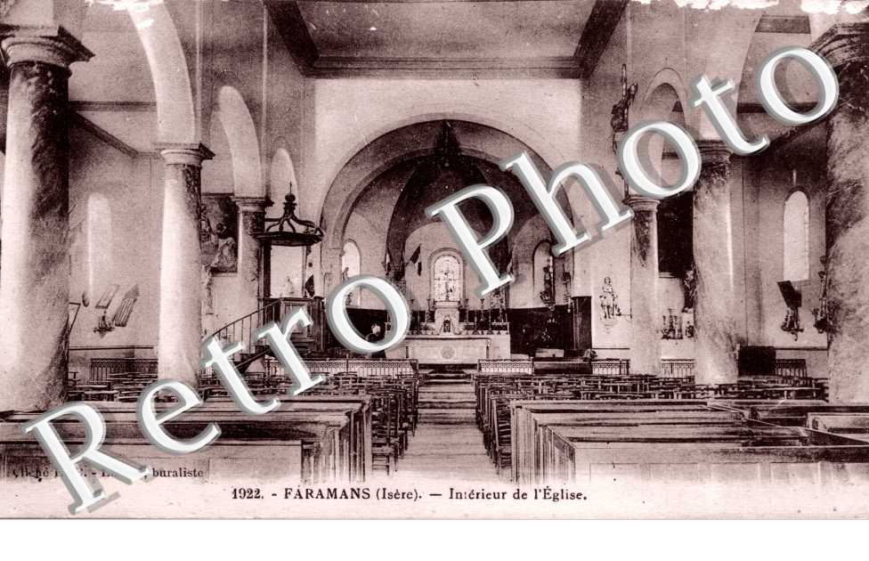 interieur de l'eglise