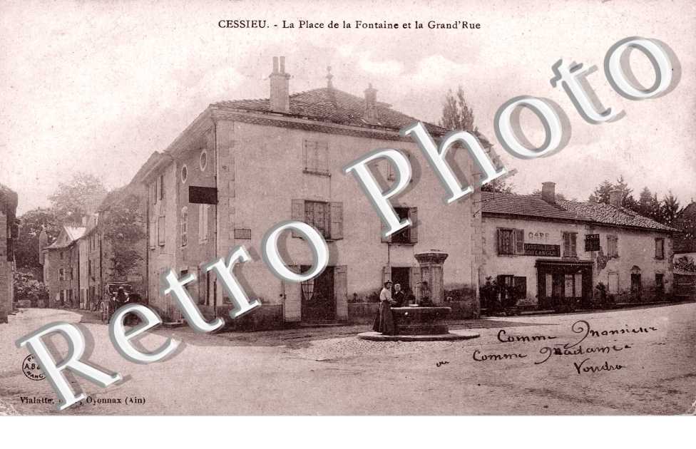 la place de la Fontaine et la Grande Rue
