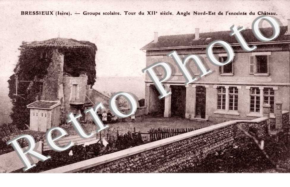 Groupe Scolaire et Tour du Chateau