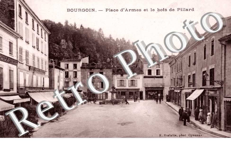 Place d'Armes et le bois de Pillard