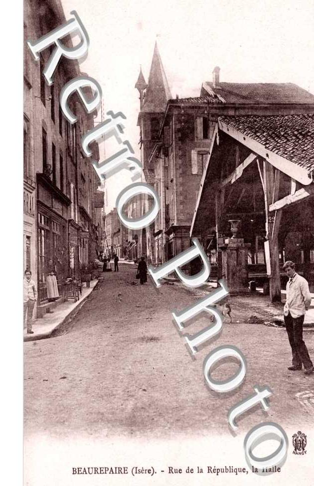 rue de la Republique , la halle