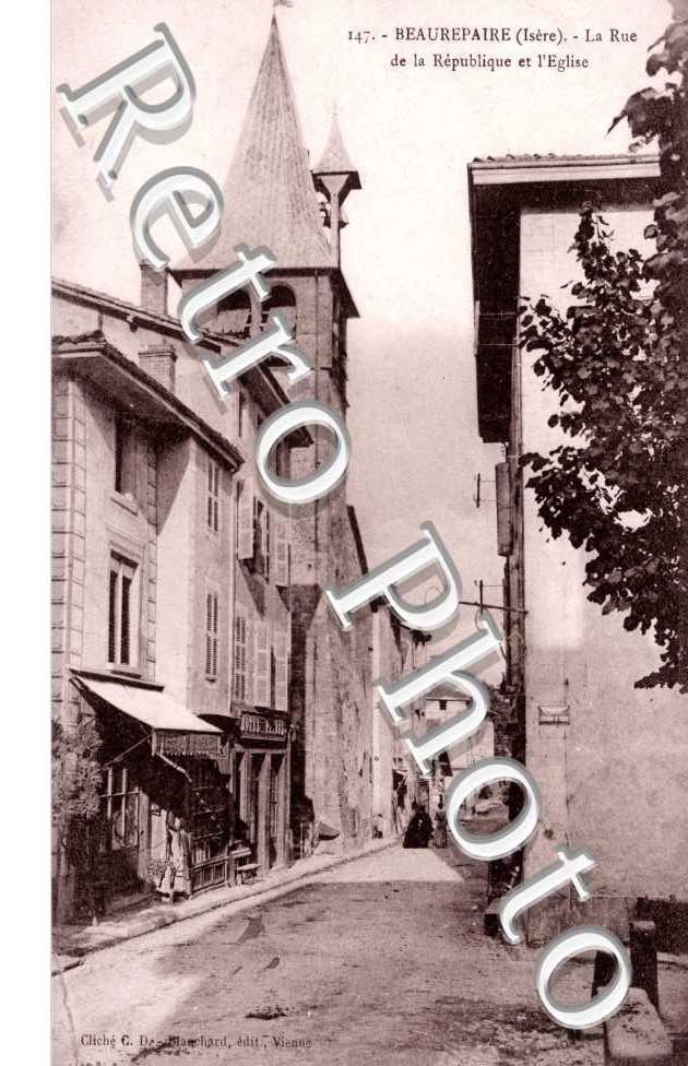 Rue de la Republique et Eglise