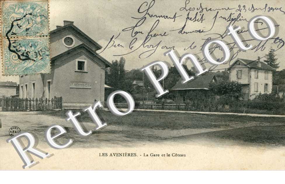 la gare et le coteau