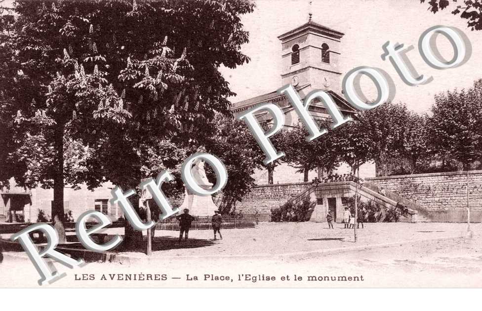 La Place, l'Eglise et le Monument
