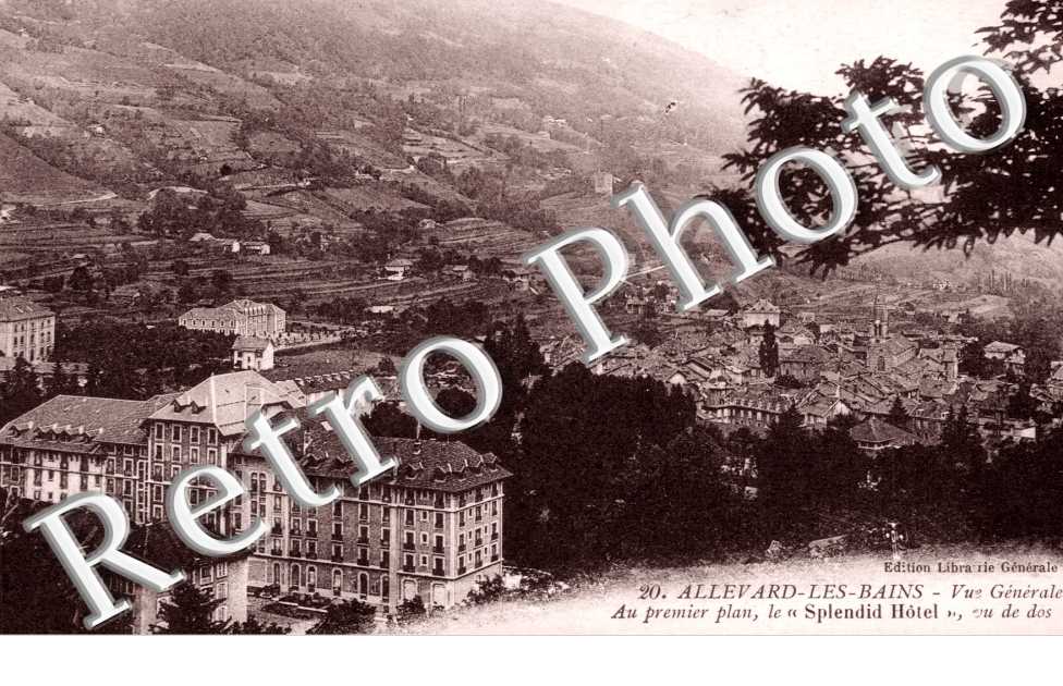 Vue generale et le Splendid Hotel
