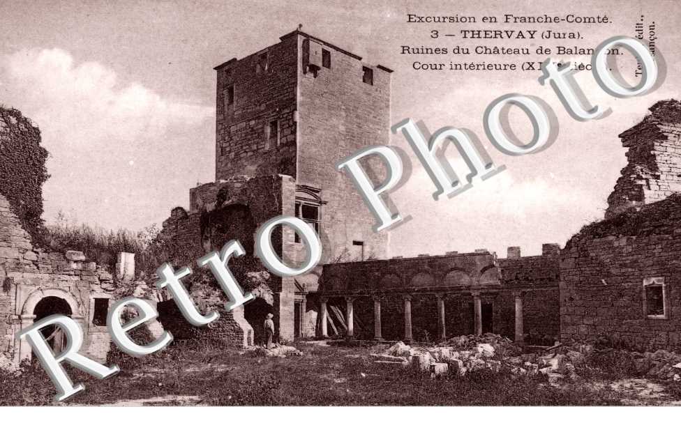 Ruines du Chateau de Balancon, Cour Interieure