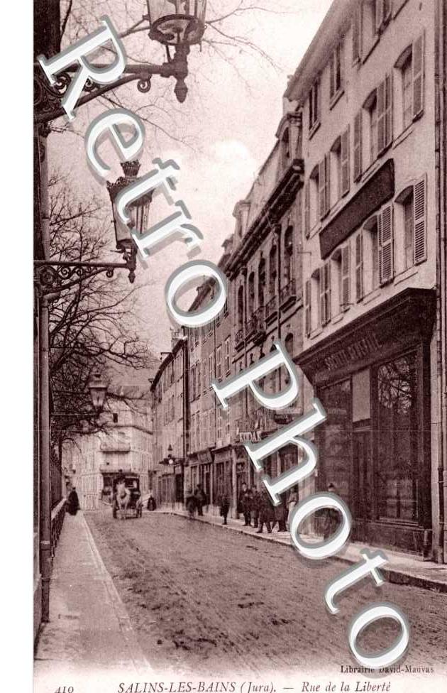 Rue de la Liberte, entree de l'Hotel des Bains