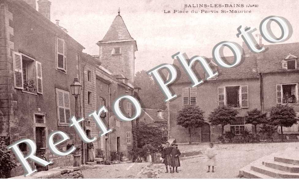 La Place du Parvis Saint Maurice